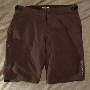 Dakine women’s mtb shorts size M